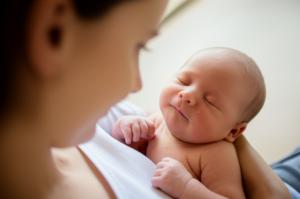 Imagem para o artigo: Instantly Calm a Crying Newborn: The 30-Second Doctor-Approved Hack