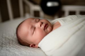 Imagem para o artigo: Newborn Not Sleeping? The Real Reason (It's Not What You Think)