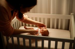 Imagem para o artigo: The #1 Newborn Sleep Mistake Destroying Your Nights (And How To Fix It)